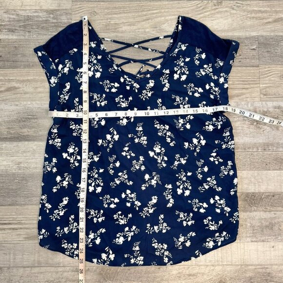 Fortune & Ivy NWT Blue Floral V-Neck Top P12 - Picture 6 of 6